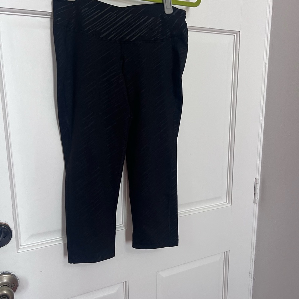 Black Cropped Leggings